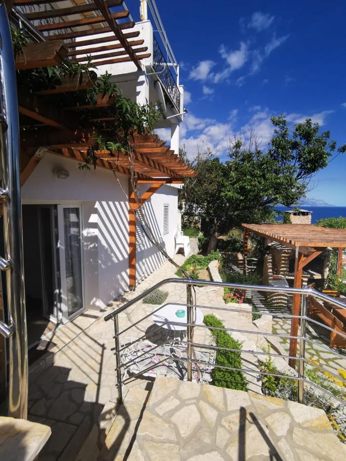 Apartments By The Sea Mimice, Omis - 14230 Eksteriør billede